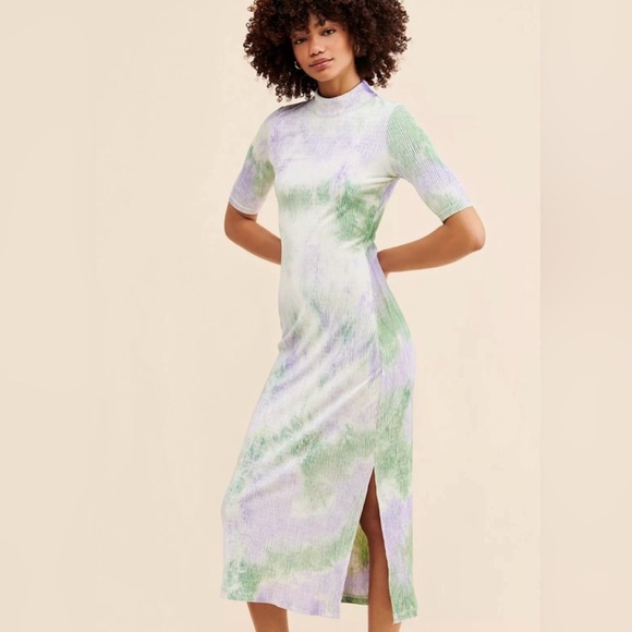 Find Me Now Tie Dye Velvet Dress - Picture 2 of 9